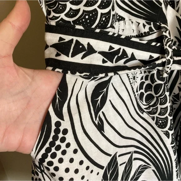 NEW FARM Rio Off-White Monochrome Elegance Scarf Romper Black White Size L